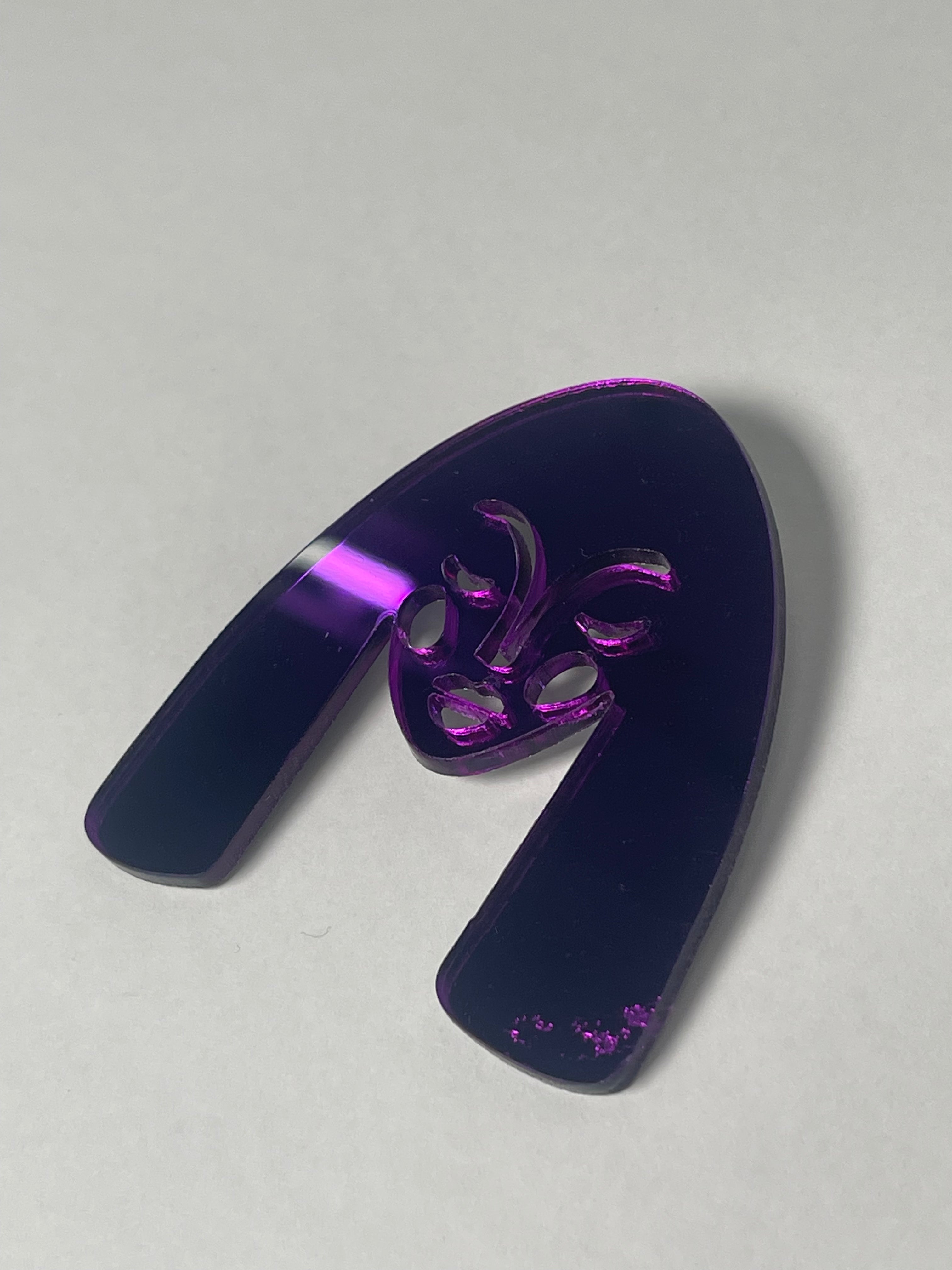 Broșă plexiglas "Înfățișare"