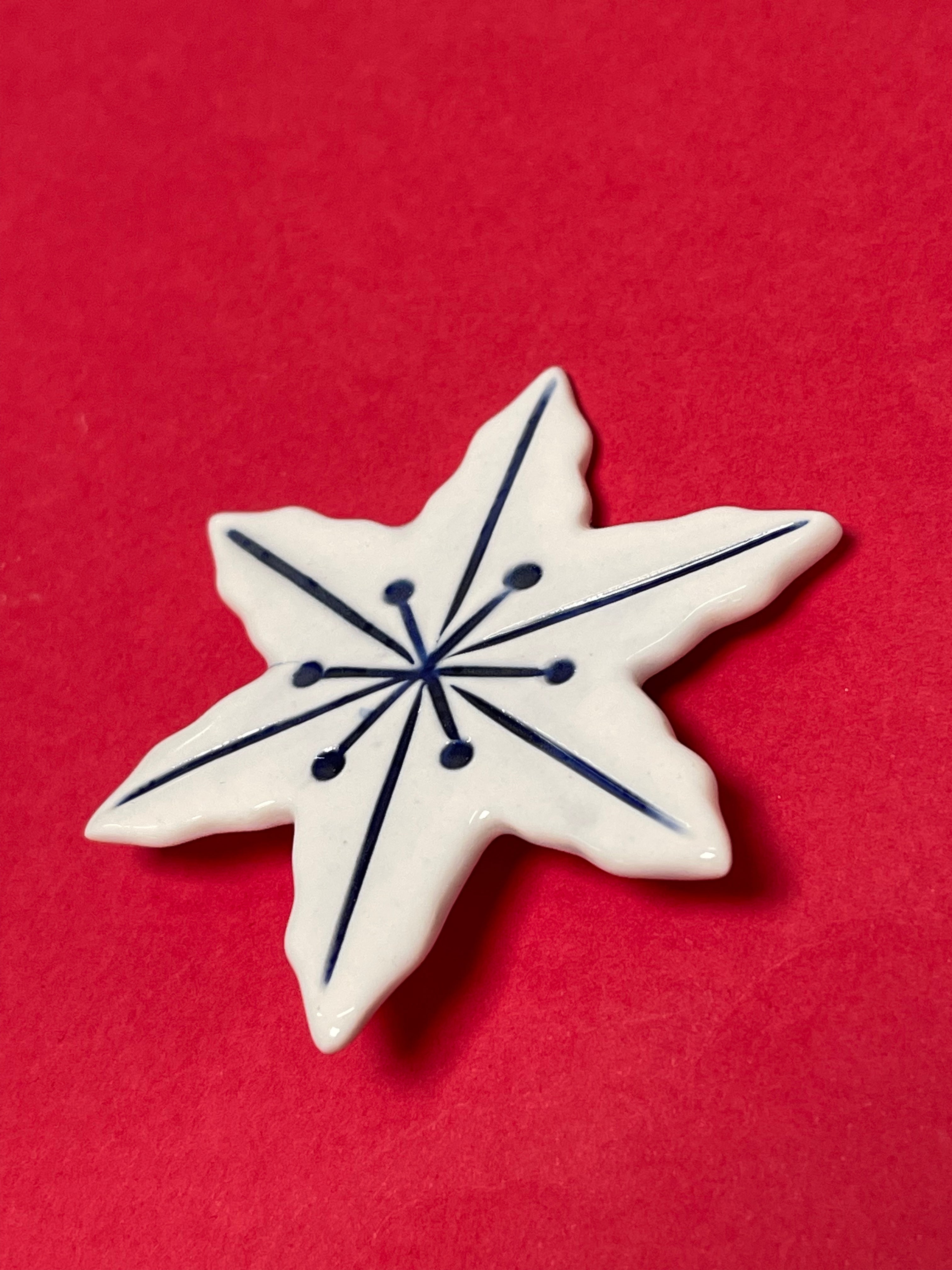 Broșă Fulg de Nea Mic